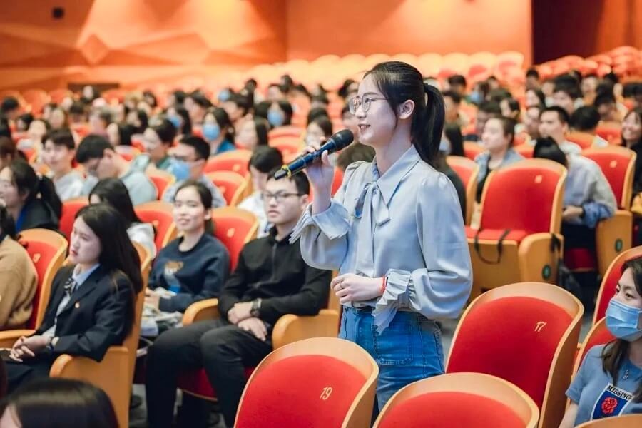 上海财经大学研究生上课图集一览1